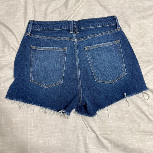 Good American Medium Dark Wash High Rise Cut Off Jeans Shorts Sz 12/31 - Picture 3 of 7